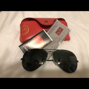 Ray Ban black Aviator Classic